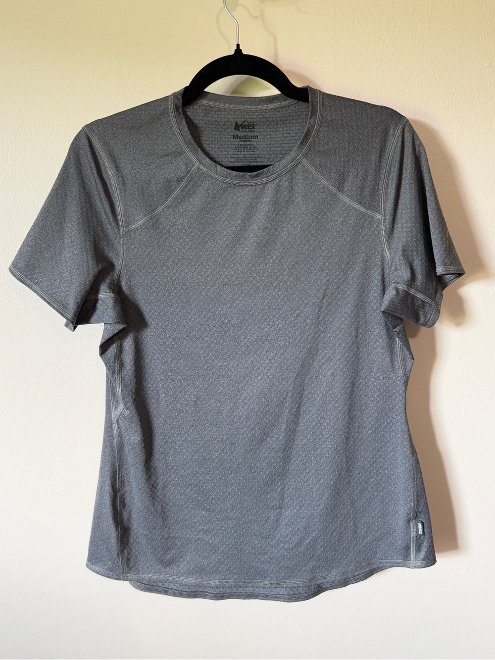 REI mid-weight grey summer fall base layer hiking outdoors short sleeve sz Med